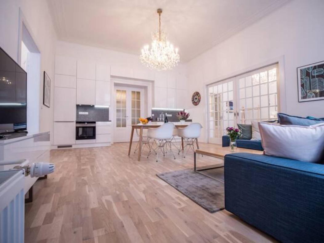Class In Old Town 2 Bedrooms Lejlighed